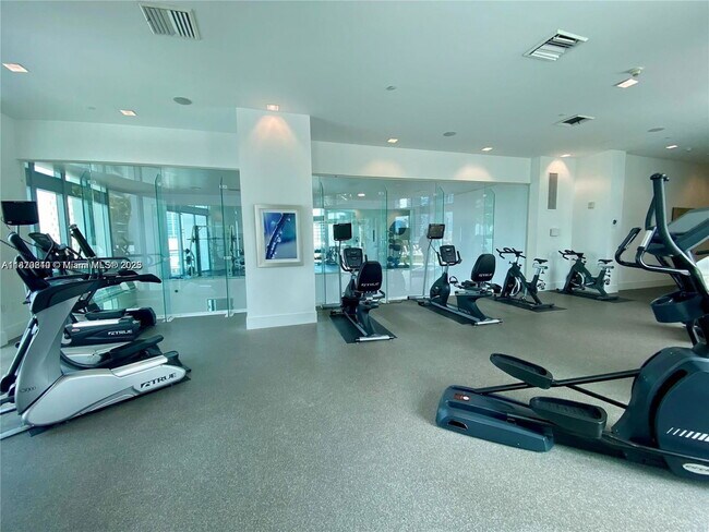 Photo - 350 S Miami Ave Unidad 1905
