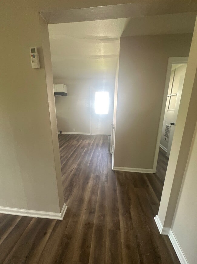 Photo - 230 Thomas St