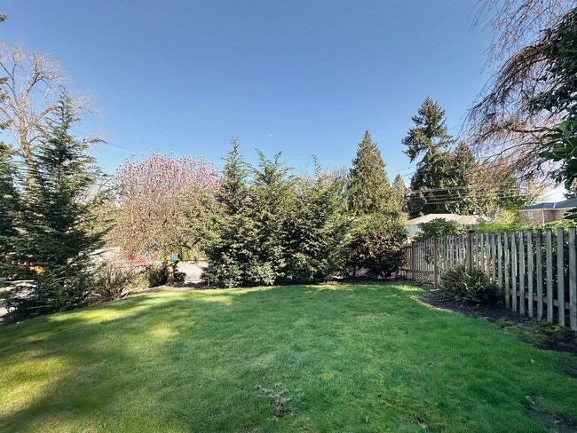 Photo - 2Bd/1.75Ba Seattle House