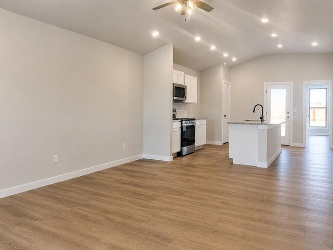 Photo - 2416 Goldfinch Rd