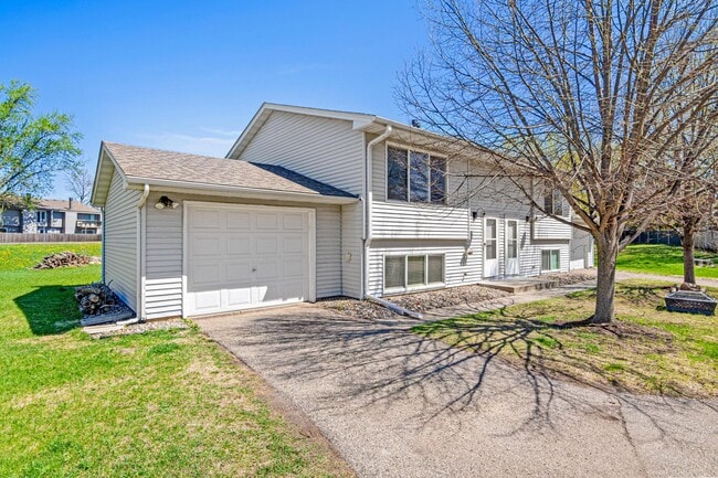 Photo - 3808 Lodestone Ln