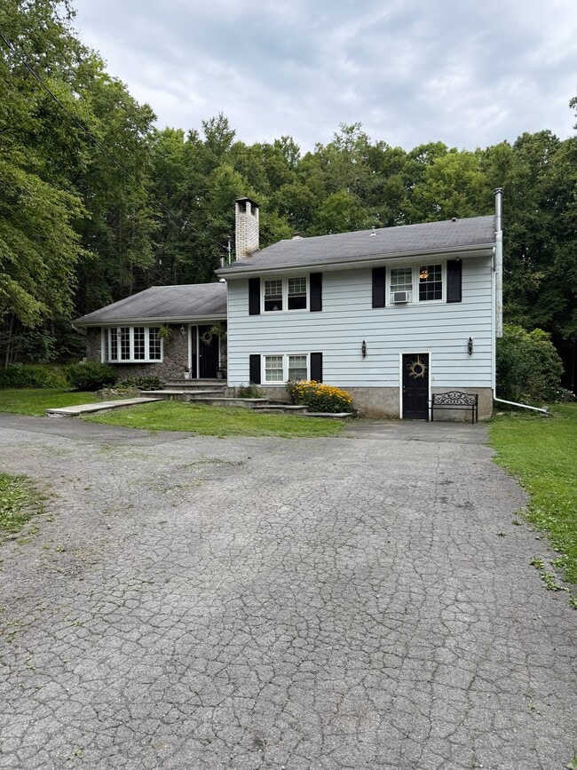 Building Photo - 116 Hardenburgh Rd