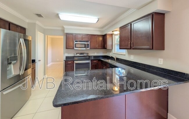 Photo - 8583 Blackberry Ln E