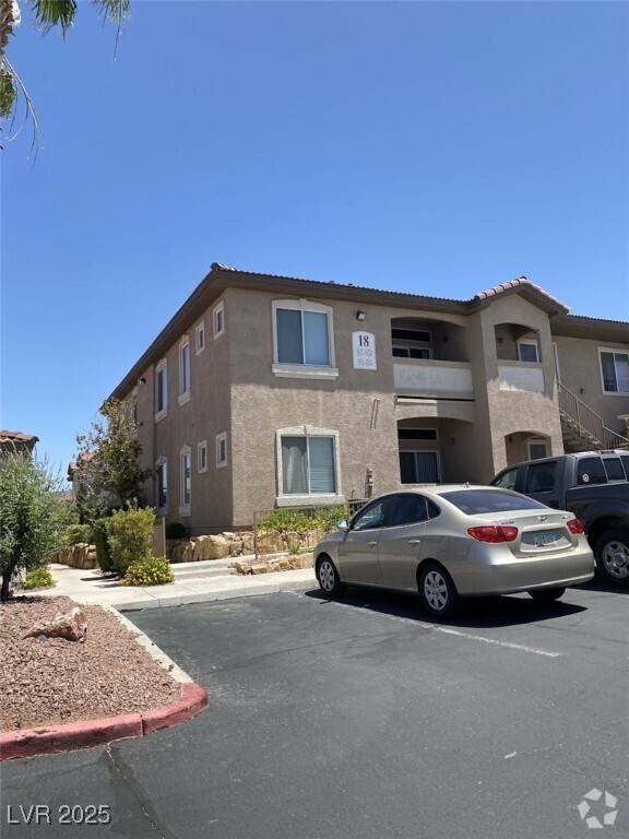 Building Photo - 2305 W Horizon Ridge Pkwy Unit 1821 Rental
