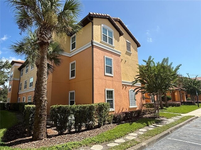 Building Photo - 5451 Vineland Rd Unit 207
