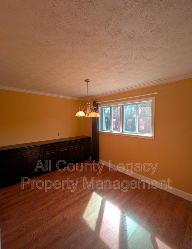 Photo - 162 Viking Ct