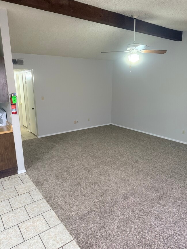 Building Photo - 828 Hardy Springs Cir Unit C