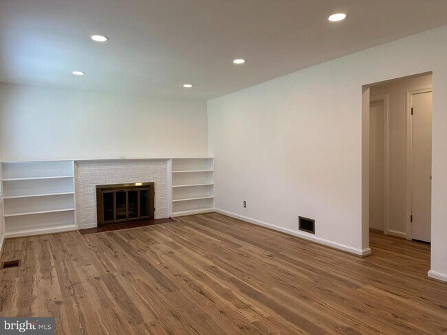 3000 James St