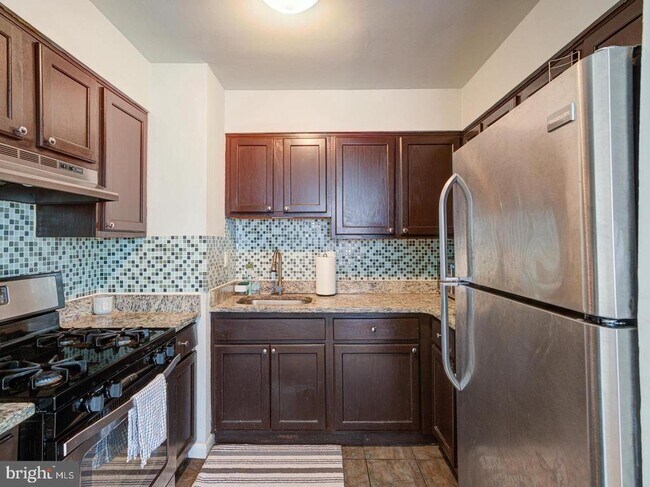 Building Photo - 539 N 33rd St