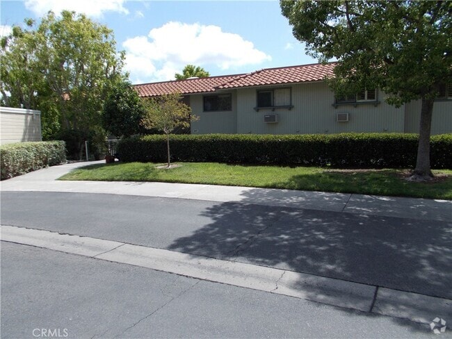 Building Photo - 857 Ronda Mendoza Rental
