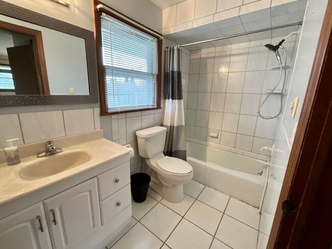 Photo - 3-bedroom, 3 bathroom, 12-month rental