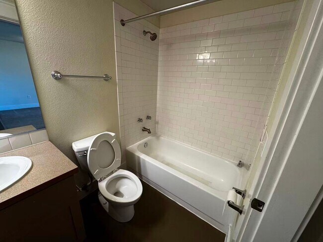 Photo - 1419 Boylston Ave Unit Apt 321