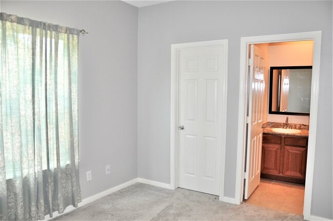 Photo - 9010 Laverne Park Ln