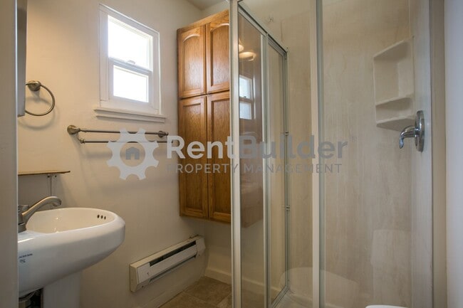 Photo - 402 Richmond Dr SE Unit #B