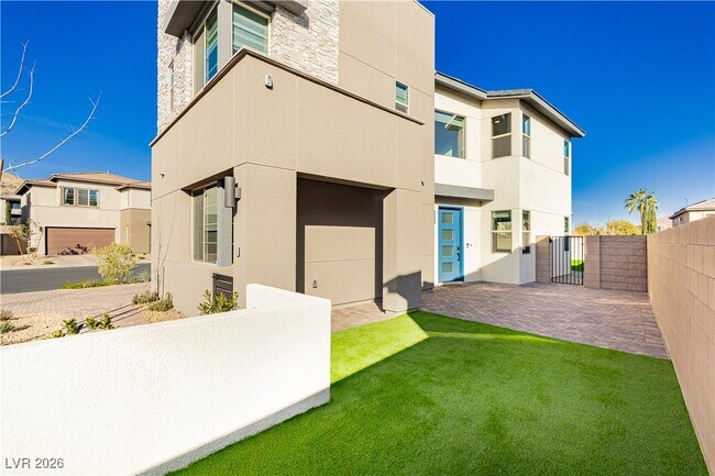 Photo - 6124 Redstone Hls Dr