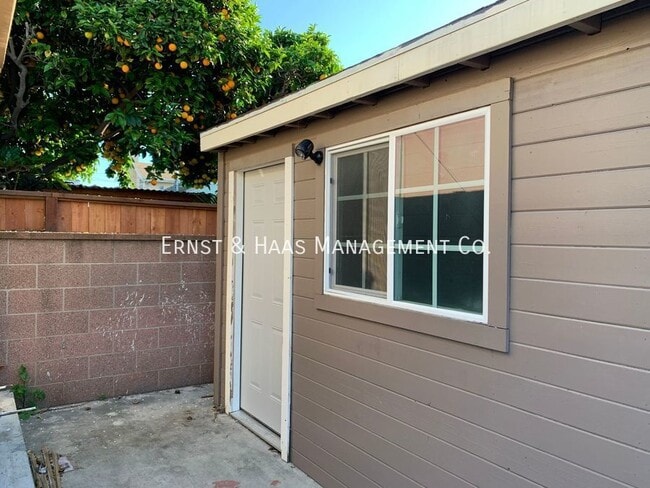 Photo - 2360 Golden Ave Apartamento Unidad A