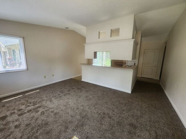 Photo - 2 Bedroom Duplex - *Pets Welcome! Casa