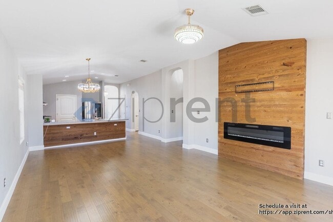 Photo - 19004 Mangan Way