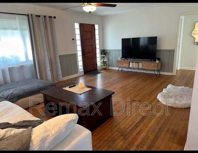 Photo - 727 S M St