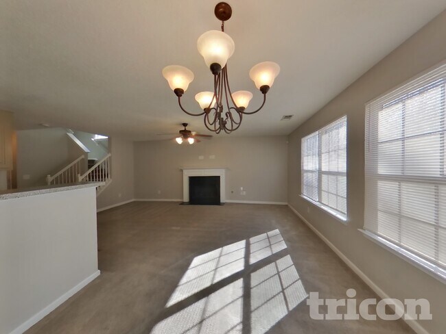 Photo - 455 Thistle Cove