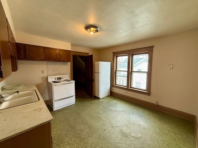 Photo - 909 S 6th Ave Unit Upper