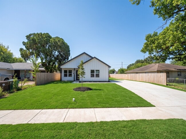 Photo - 5838 Beldart St