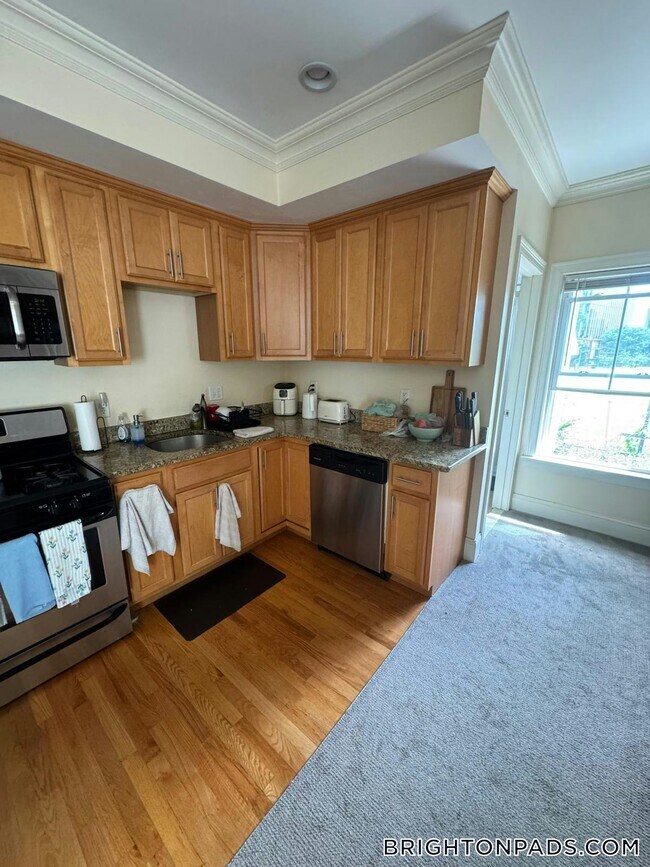 Photo - 25 Lothrop St Unit 2