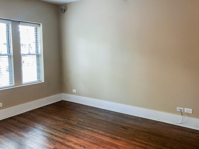 Photo - 1847 W Cornelia Ave Unidad 1849-1