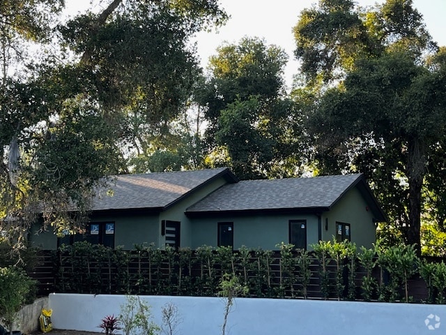 Building Photo - 1374 E Valley Rd Unit Cottage Rental
