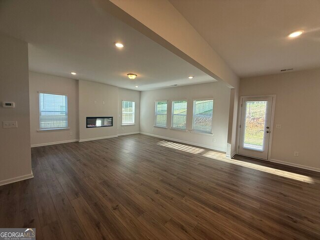 Photo - 121 Sycamore Ln