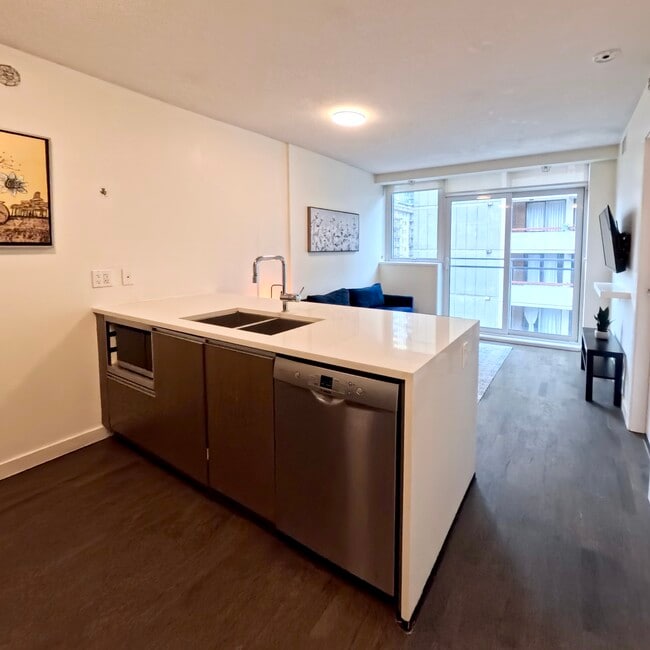 Photo - 1009 Harwood St