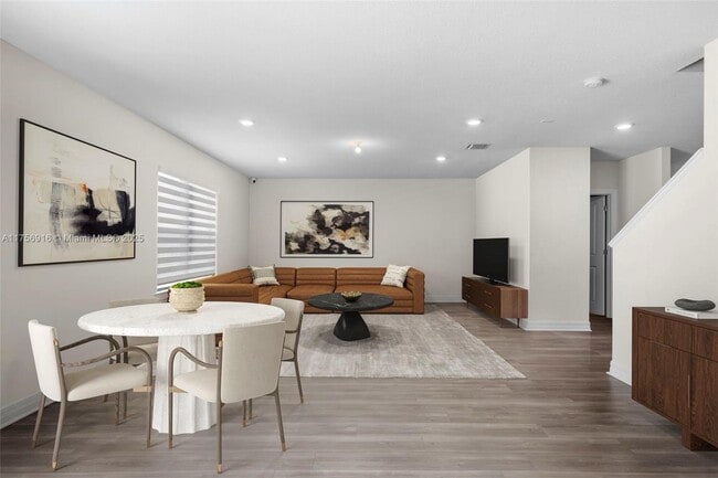 Photo - 3142 Poinciana St