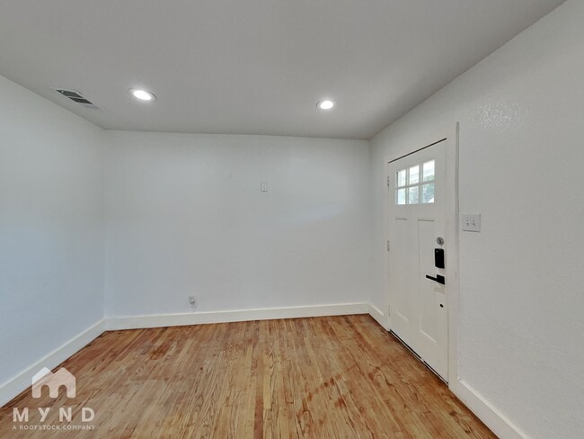 Photo - 2302 S Polk St