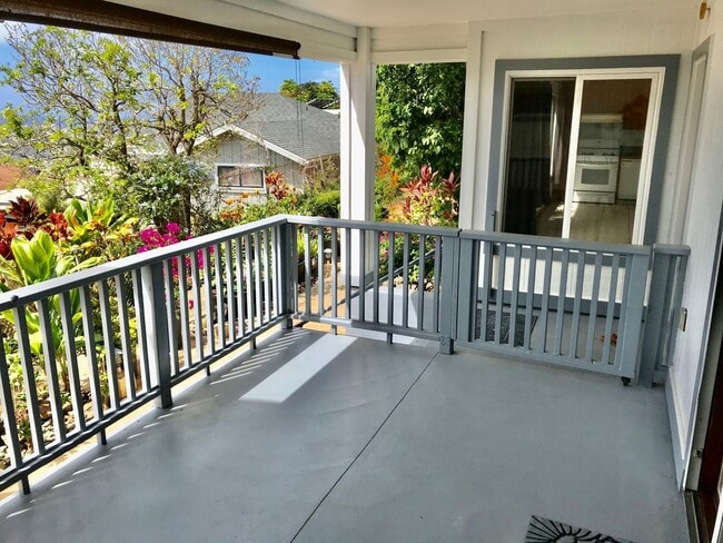 Photo - 202 - CA Unit 2 - DS Front House