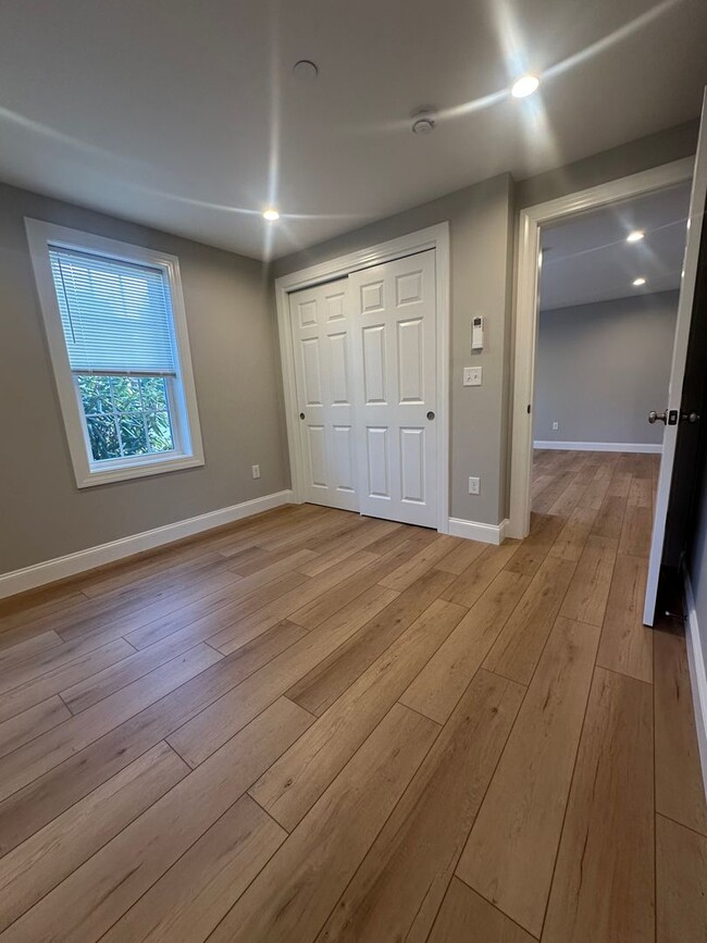 439 Main St Unit 104