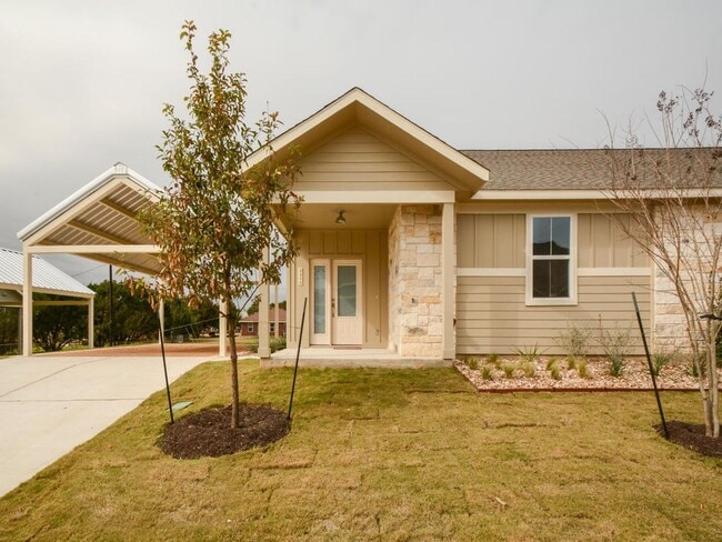 Photo - 240 Rose Dr