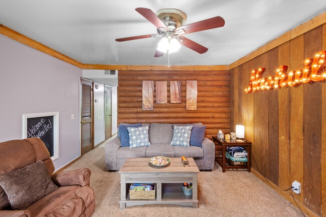 Photo - 131 Needles Ct