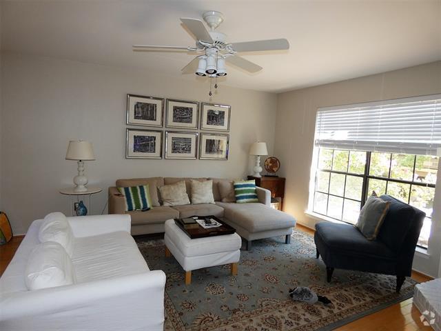 Building Photo - 7640 W Greenway Blvd Unit 2D Rental