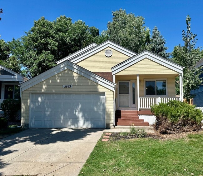 Building Photo - Cheery 3 bedroom 2 Bath Home! Available to...