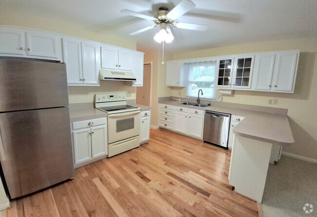 Building Photo - 3 Bedroom 2.5 Bathroom Available in Hummel... Rental