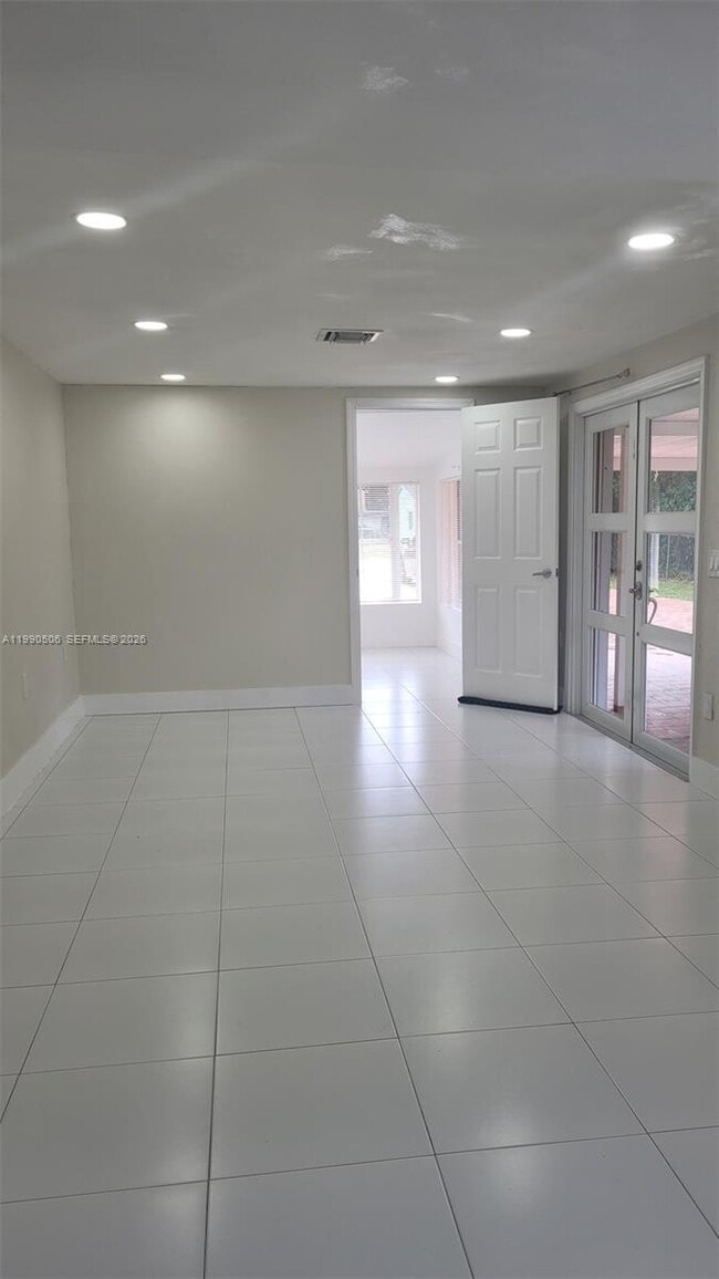 Photo - 2855 Funston St