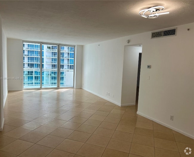 Building Photo - 3001 S Ocean Dr Rental
