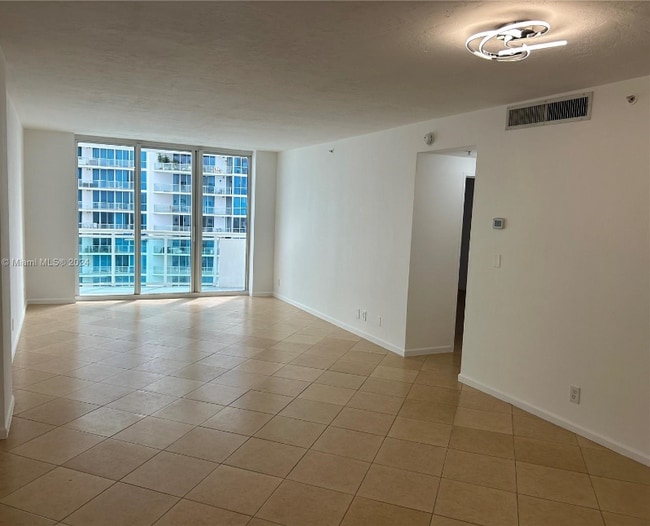 Building Photo - 3001 S Ocean Dr Rental