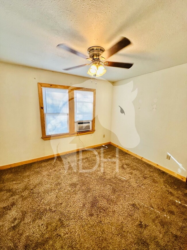 Photo - 721 E Ash St