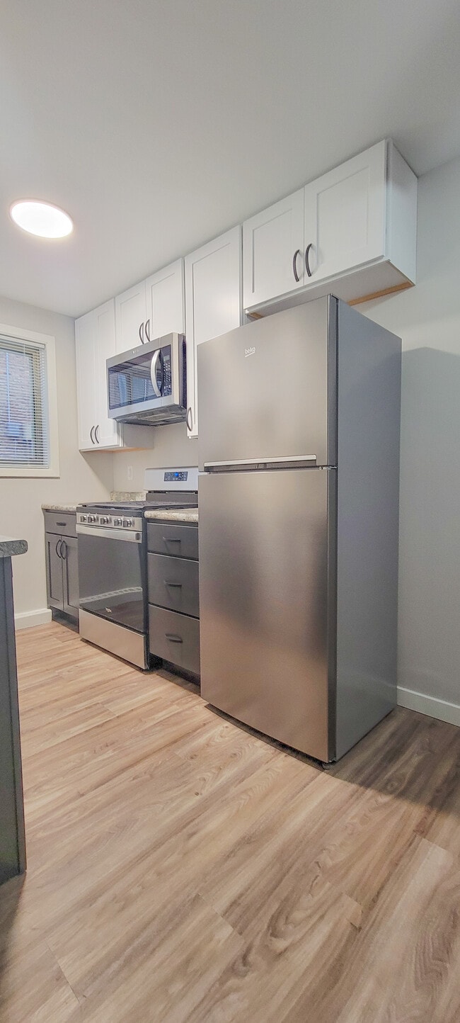 Photo - Moore Lake Apartments