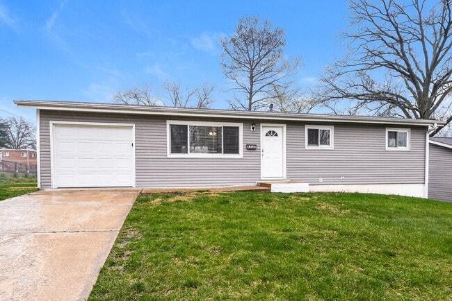 Photo - 1230 Acredale Dr