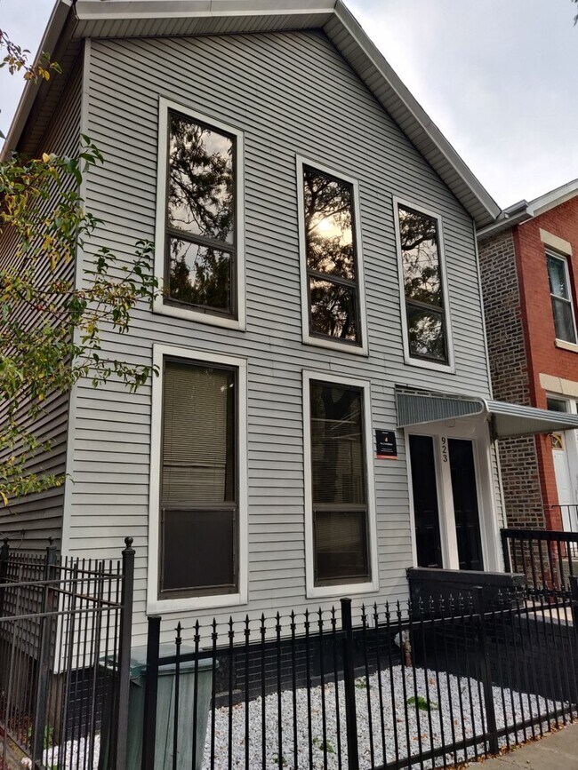 Photo - 923 S Carpenter St Condo Unit 1F