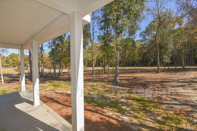 Photo - 885 Simmons Rd