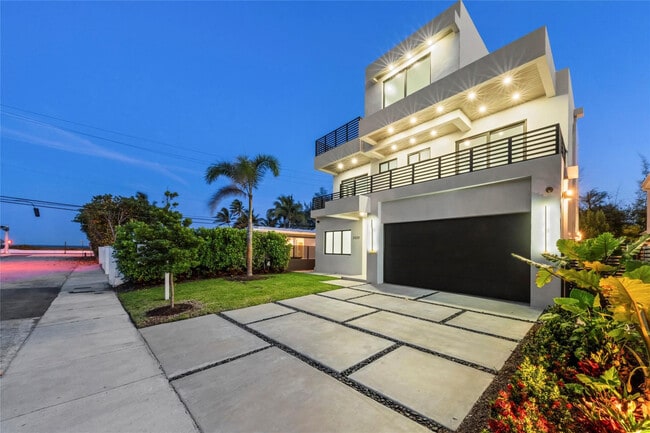 Building Photo - 3320 NE 17th St