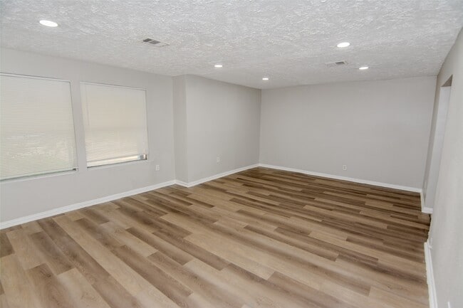 Photo - 1307 Pecan Dr